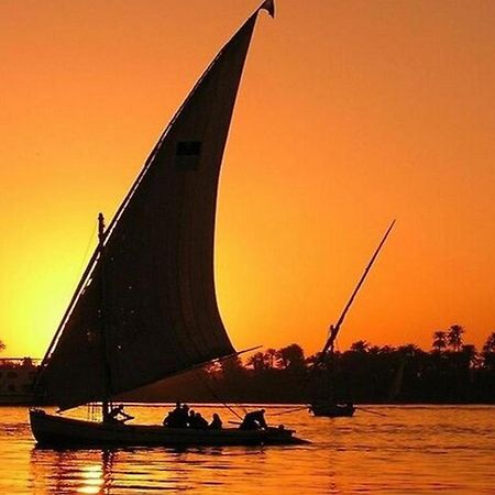 Golden Palace Nile View - Appartment Luxor Exteriör bild